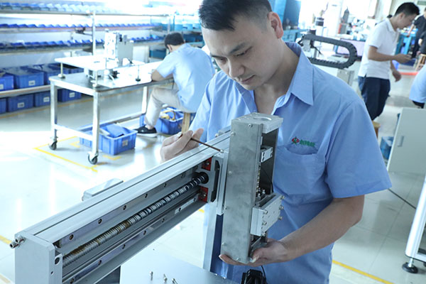 UV點(diǎn)膠機(jī)廠家