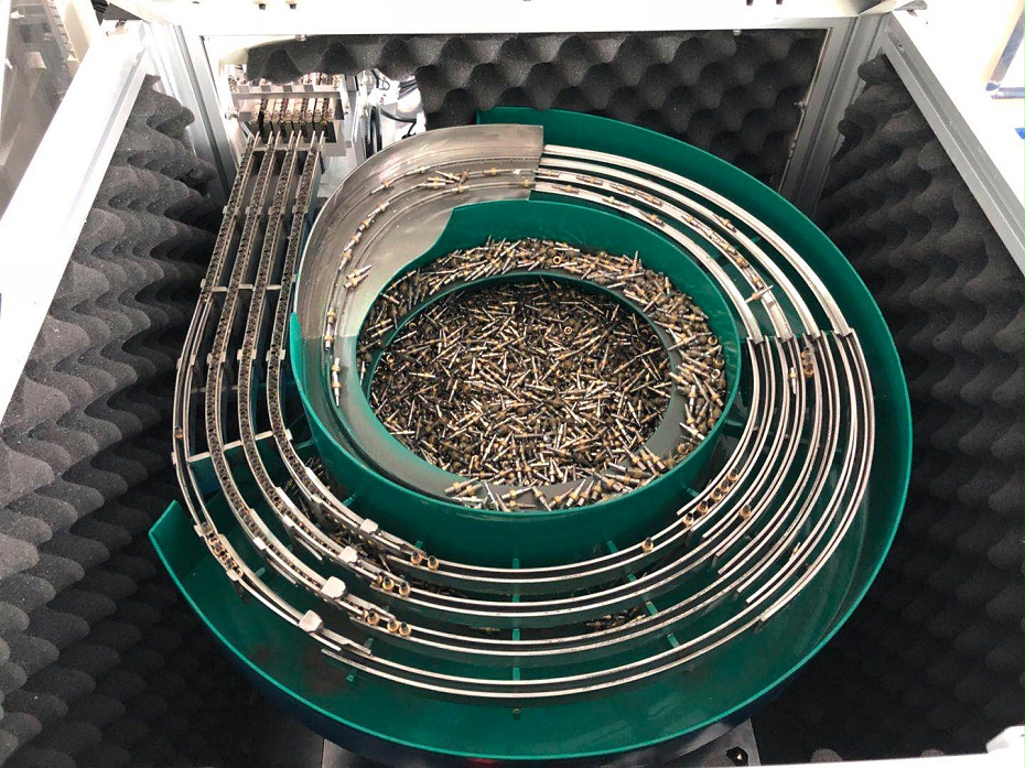 全自動視覺插殼點膠機(jī)震動盤